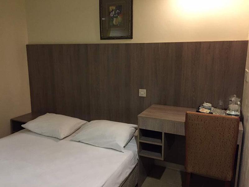 Hotel Ambassador 1 Room