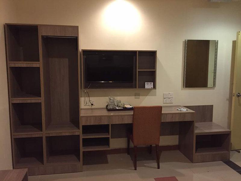 Hotel Ambassador 1 Room Basic Amenities